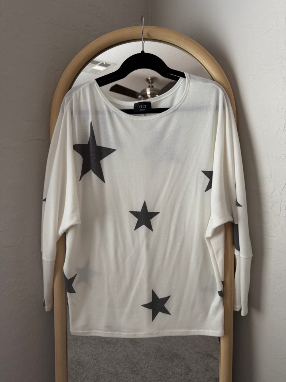 VICI Cream Crewneck Top